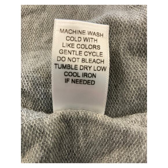 NWT La La Land Soft Long Sleeve Crew Crop Top Sz Large in Gray with Black Stars - Picture 6 of 6